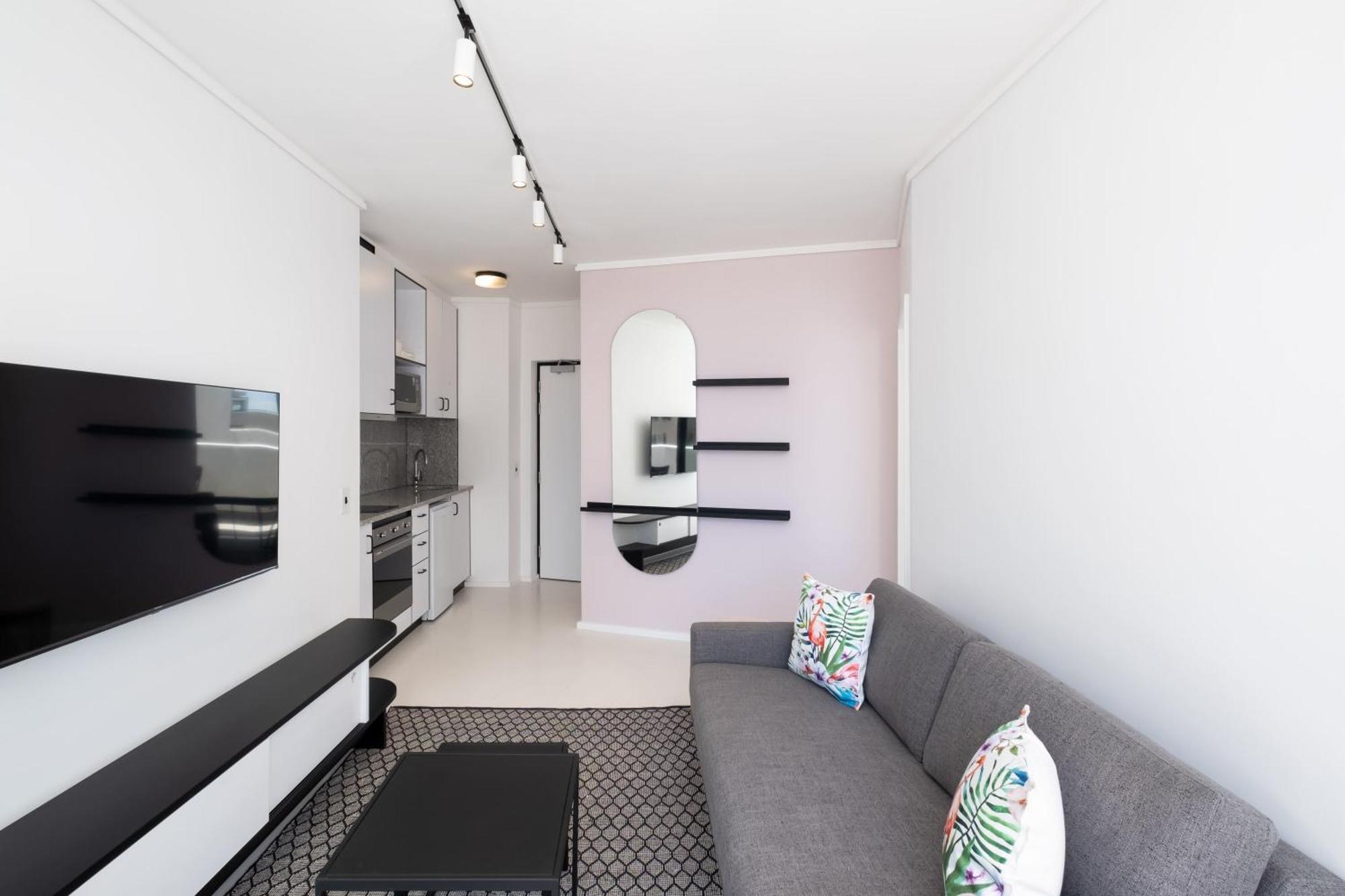 Flamingo 201- One Bedroom Sea Point Apartment *